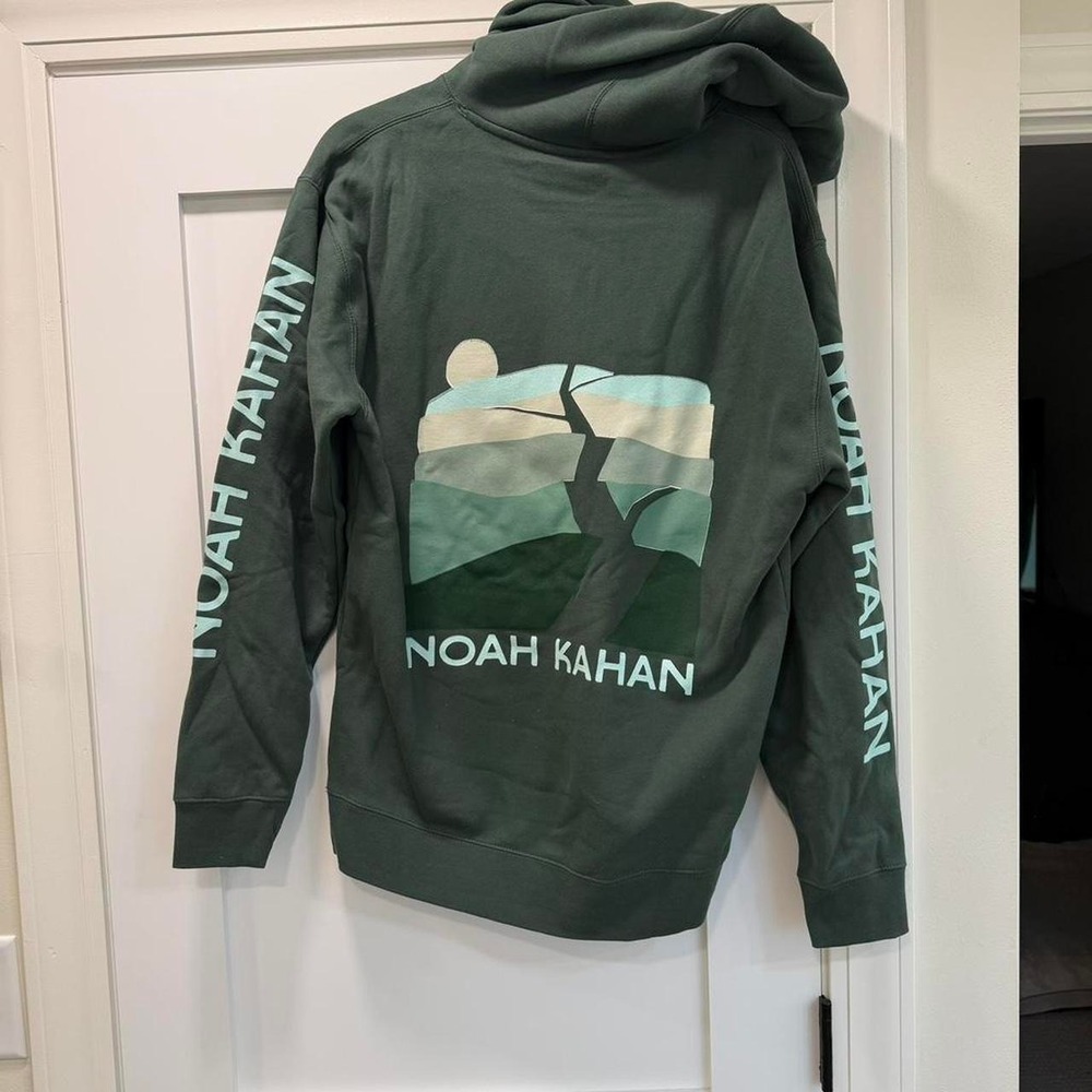 Noah Kahan Trails Hoodie Green NWOT Concert Tour Merch Pullover Sweatshirt - Picture 5 of 8